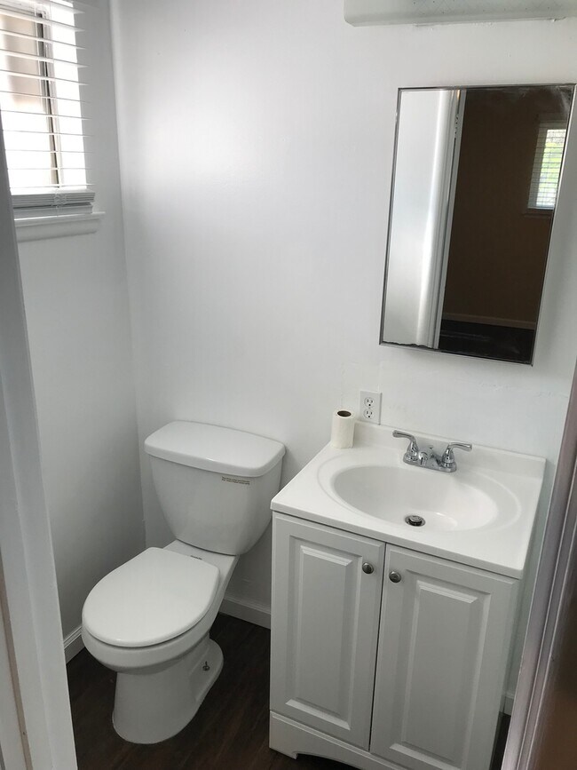 Building Photo - Clovis home for rent.