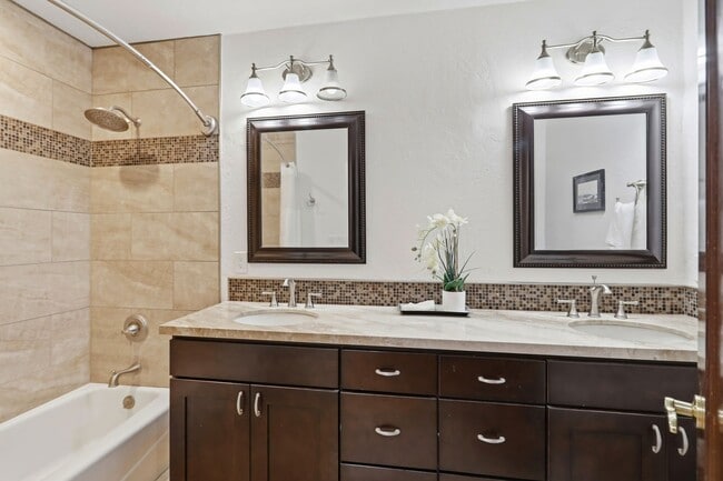 Building Photo - Epic custom remodel on this 1930s Spanish-style home near Downtown Willow Glen!