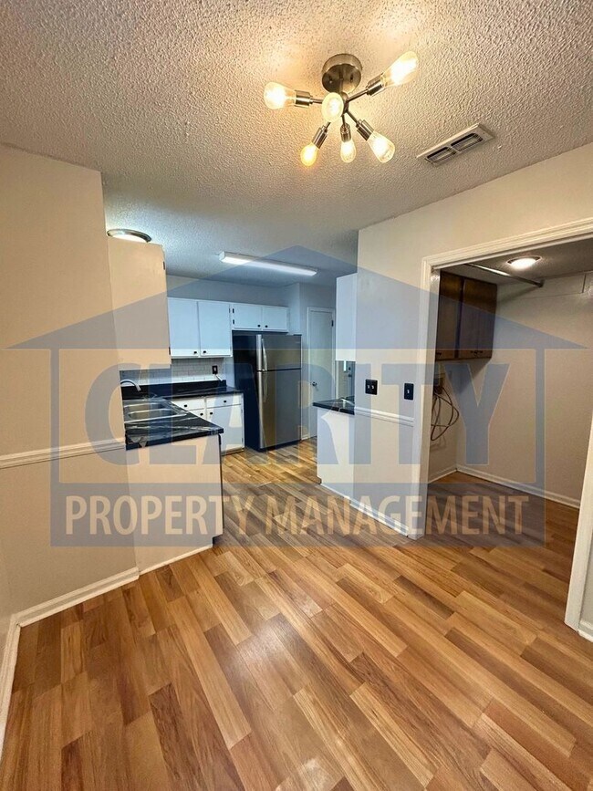 Building Photo - 206 Cliftview Dr