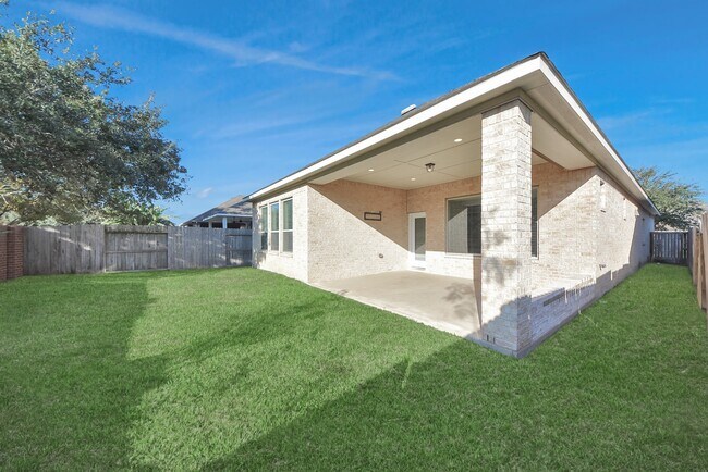 Building Photo - 8114 Silverspot Ln