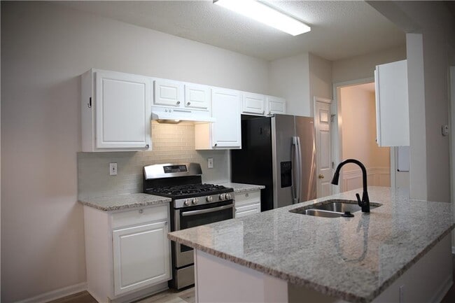 Building Photo - 5454 Medlock Corners Dr