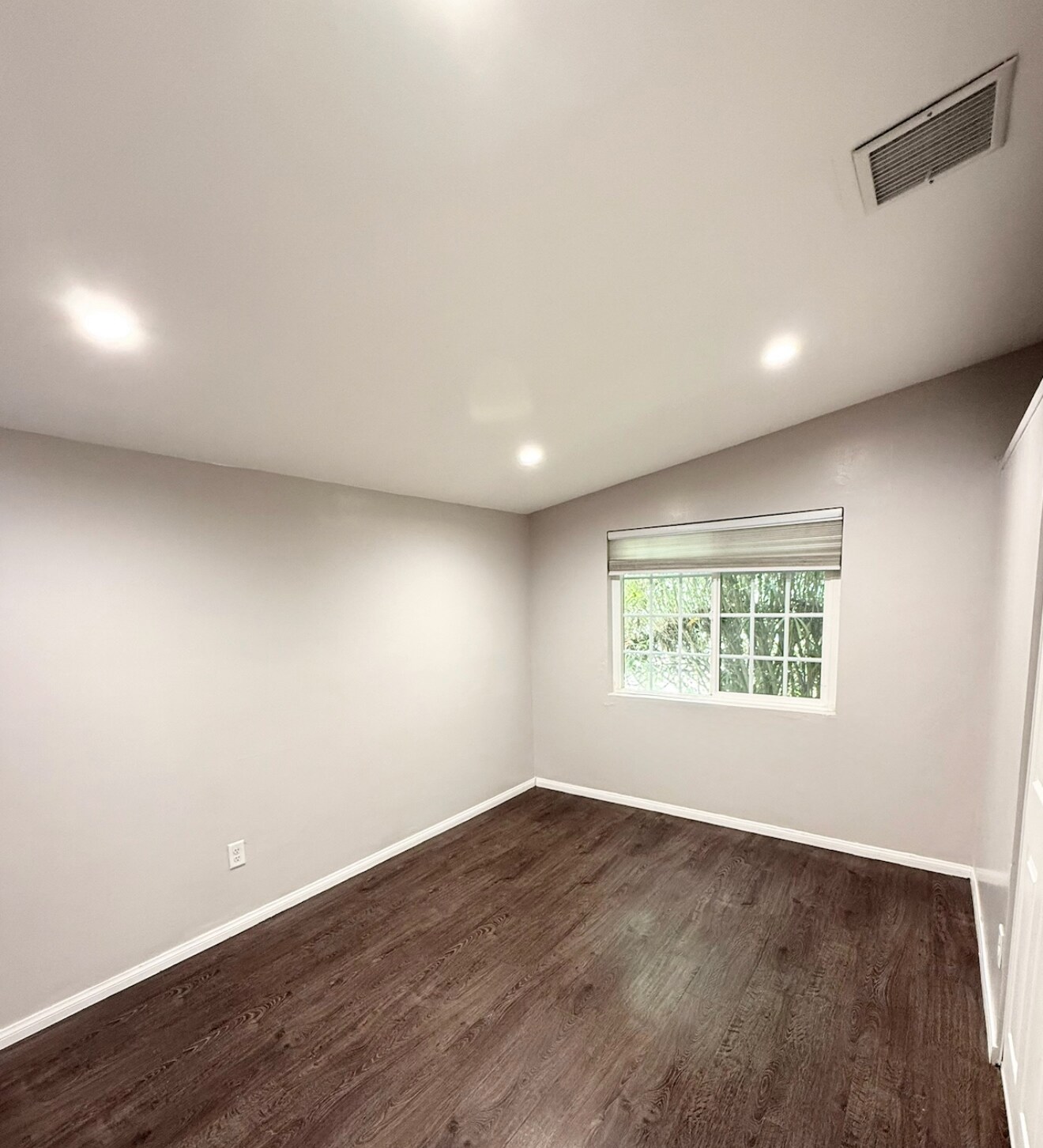 Building Photo - 11714 Sproule Ave