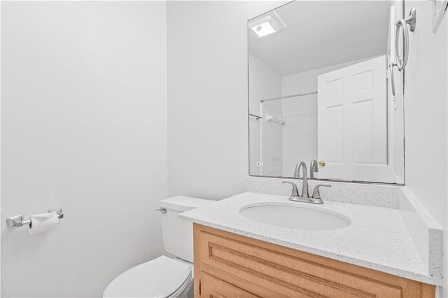 Building Photo - 2713 Briarlake Rd NE