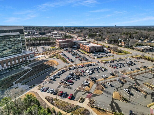 Building Photo - 717 Utley St