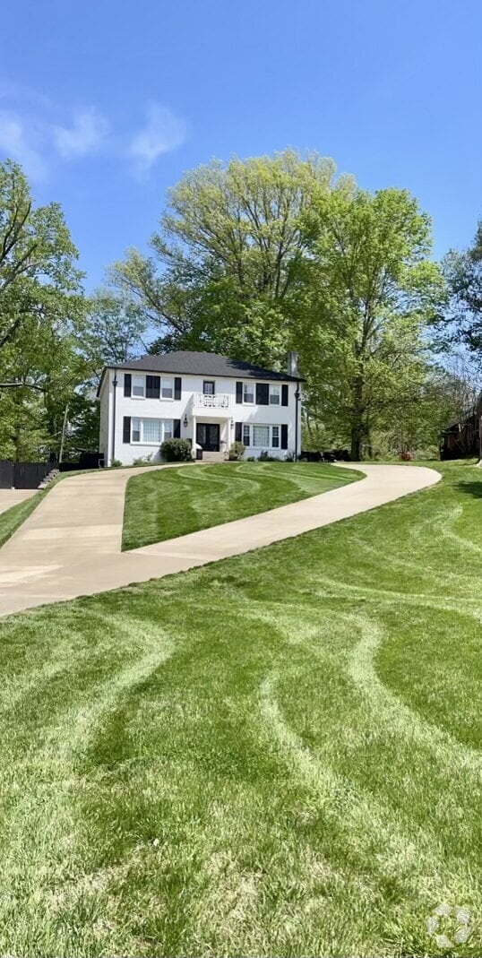 Building Photo - "Spacious 4-Bedroom Gem with 3 Full Baths ...
