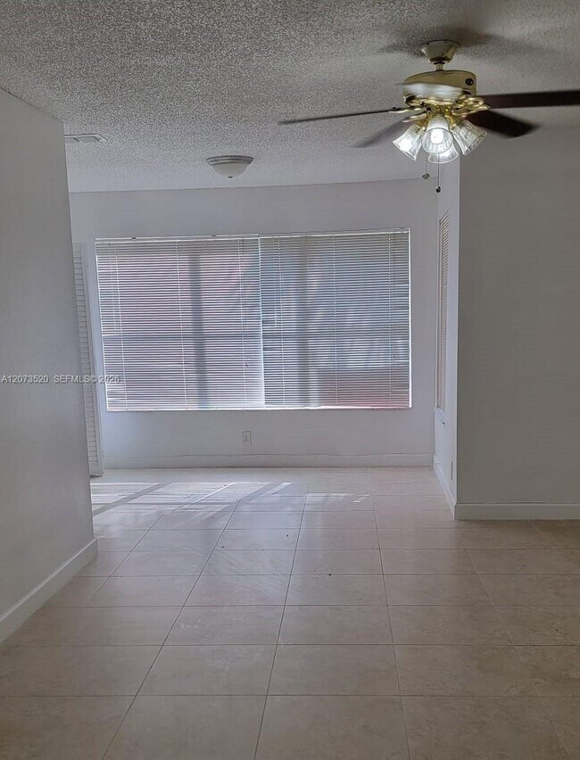 Building Photo - 2926 S University Dr