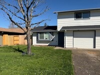 Building Photo - New 2 bed 1 1/2 bath duplex in Springfield!