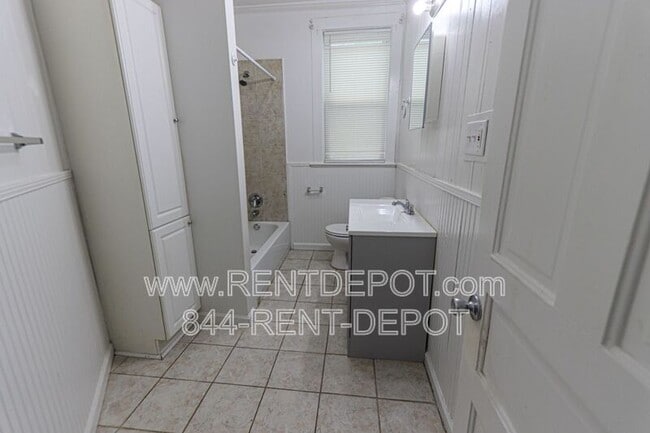 Building Photo - 755 Washington Ave