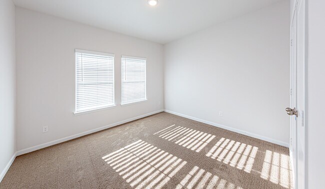 Building Photo - 2336 Cedar Pl Dr