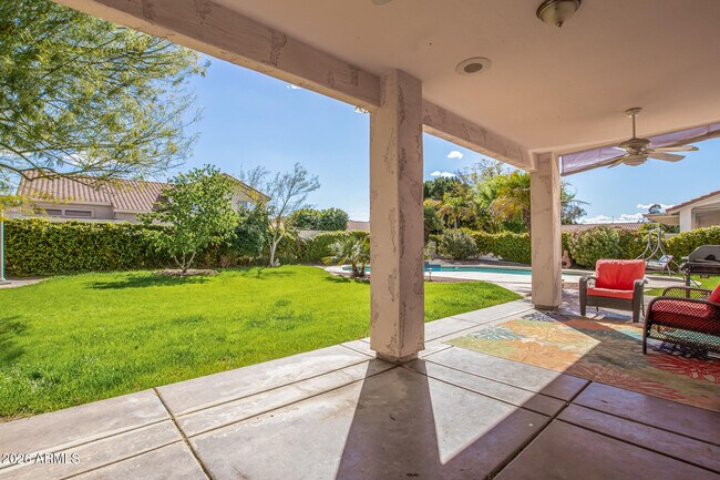 Building Photo - 5839 W Bloomfield Rd