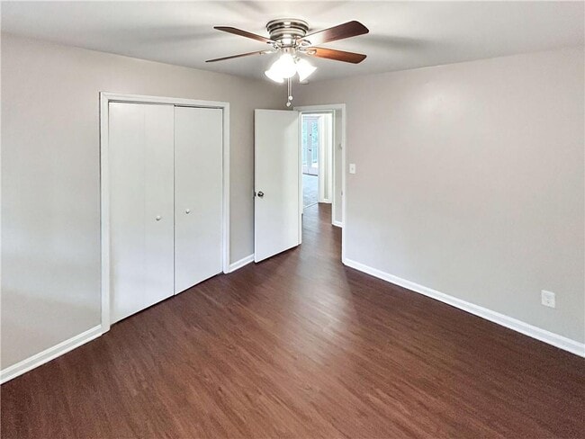 Building Photo - 4239 Pinetree Dr