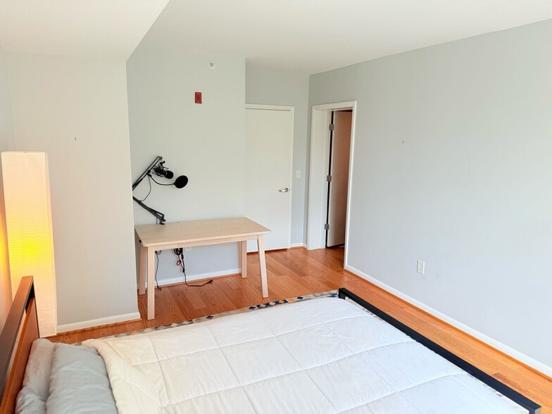 Building Photo - 350 G St SW