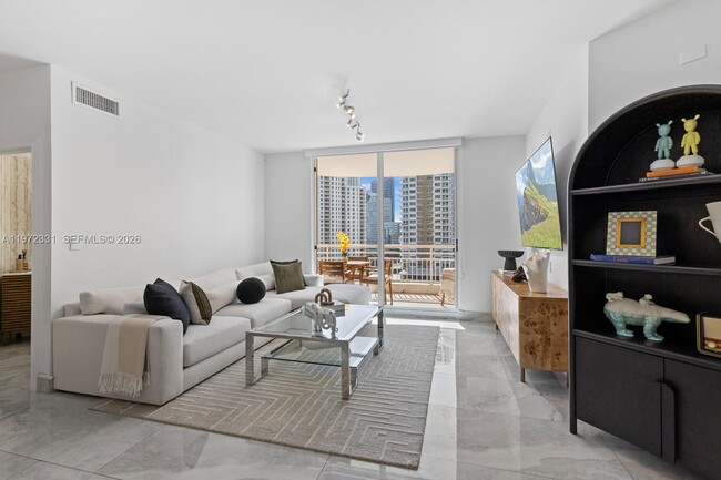 Building Photo - 888 Brickell Key Dr