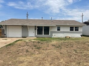 Building Photo - 2205 S Nelson St