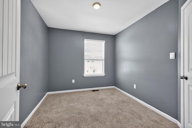 Building Photo - 525 Little Eden Wy