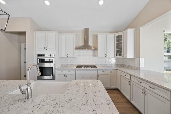 Building Photo - Modern 3 Bedroom 2 Bathroom Myrtle Beach Home