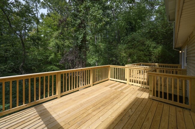 Building Photo - 2645 Southbury Cir