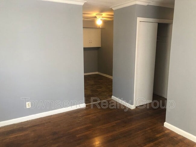 Building Photo - 2133 Jennie Linn Dr