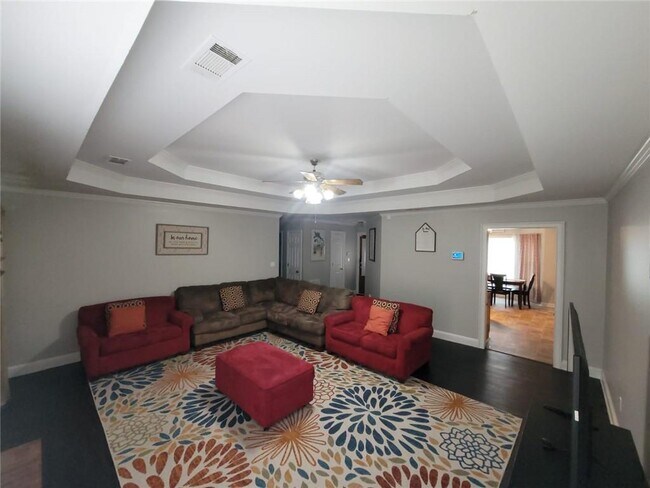 Building Photo - 318 Bridgewood Dr SE