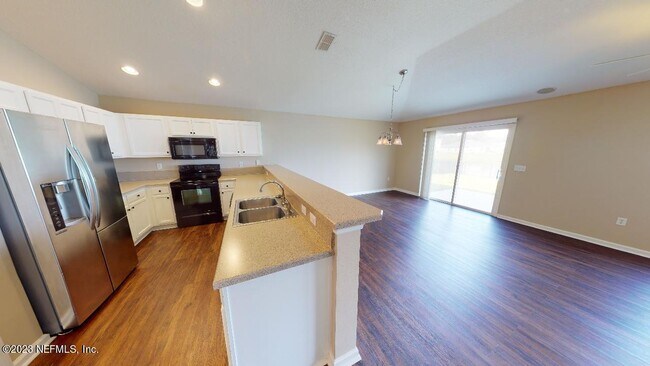 Building Photo - 77420 Cobblestone Dr