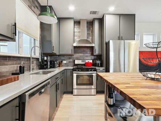 Building Photo - 2917 Bond Dr