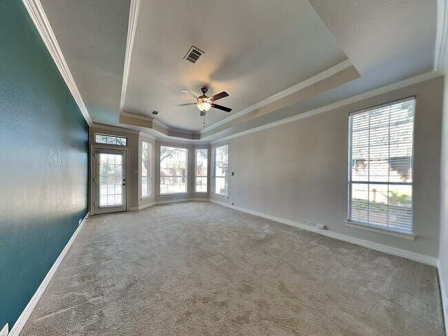 Building Photo - 1417 Tree Farm Dr