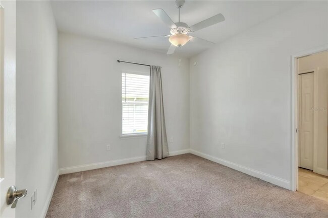 Building Photo - South Lakeland rental!