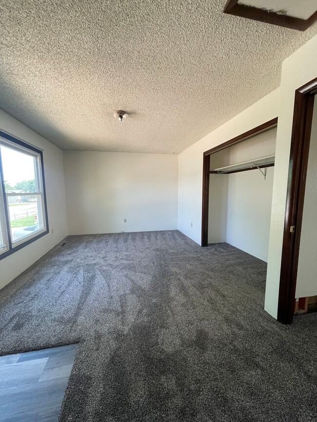 Building Photo - Single Family Heights Rental
