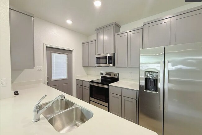 Building Photo - 215 Riptide Rd