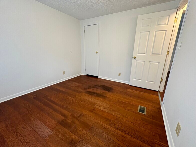 Second bedroom - 11677 US Highway 31