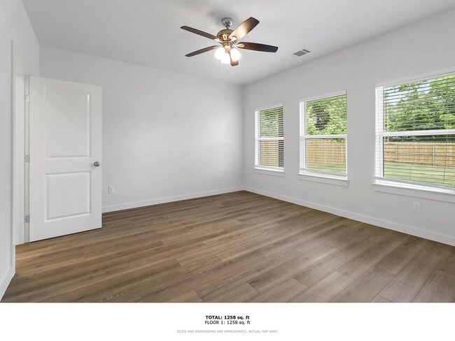 Building Photo - Beautiful 4-Bedroom Home for Rent in Denison!
