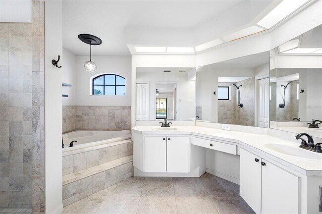 Building Photo - 1061 Archway Dr