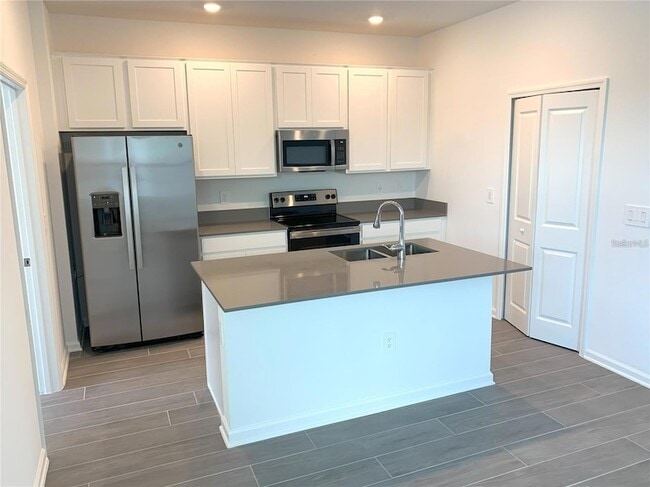 Building Photo - 15609 Water Spring Blvd