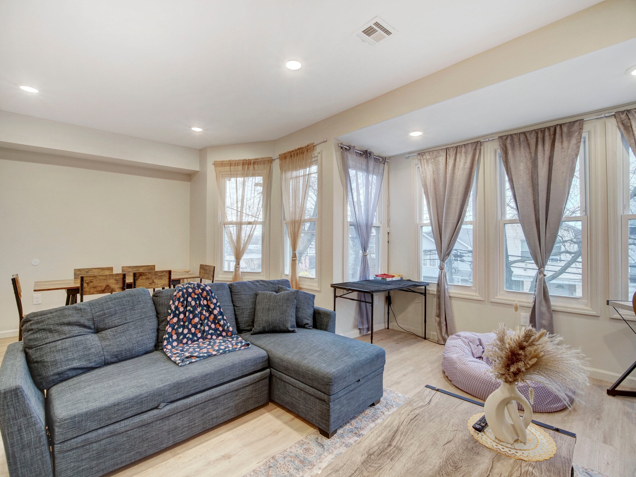 Building Photo - 140 Fabyan Pl