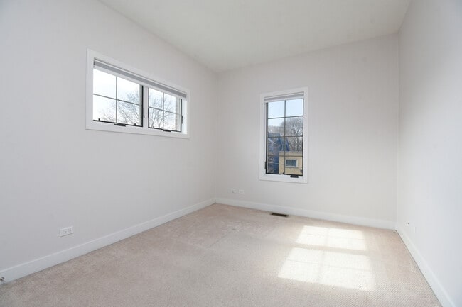 Building Photo - 330 Pennsylvania Way