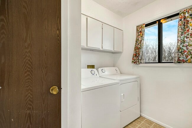 Building Photo - 24 Jaxson Dr