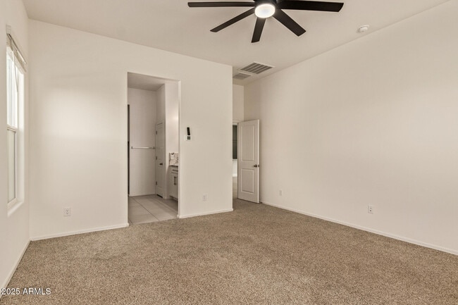 Building Photo - 15612 W Smoketree Dr