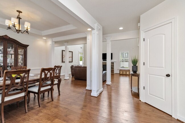 Building Photo - 5 Bedroom 3.5 bath home in Hickory Landing