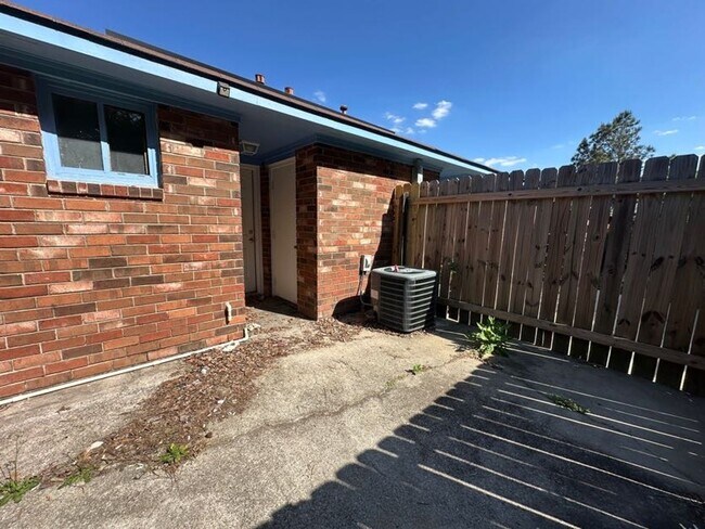 Building Photo - """~132 Stoneybrooks Place