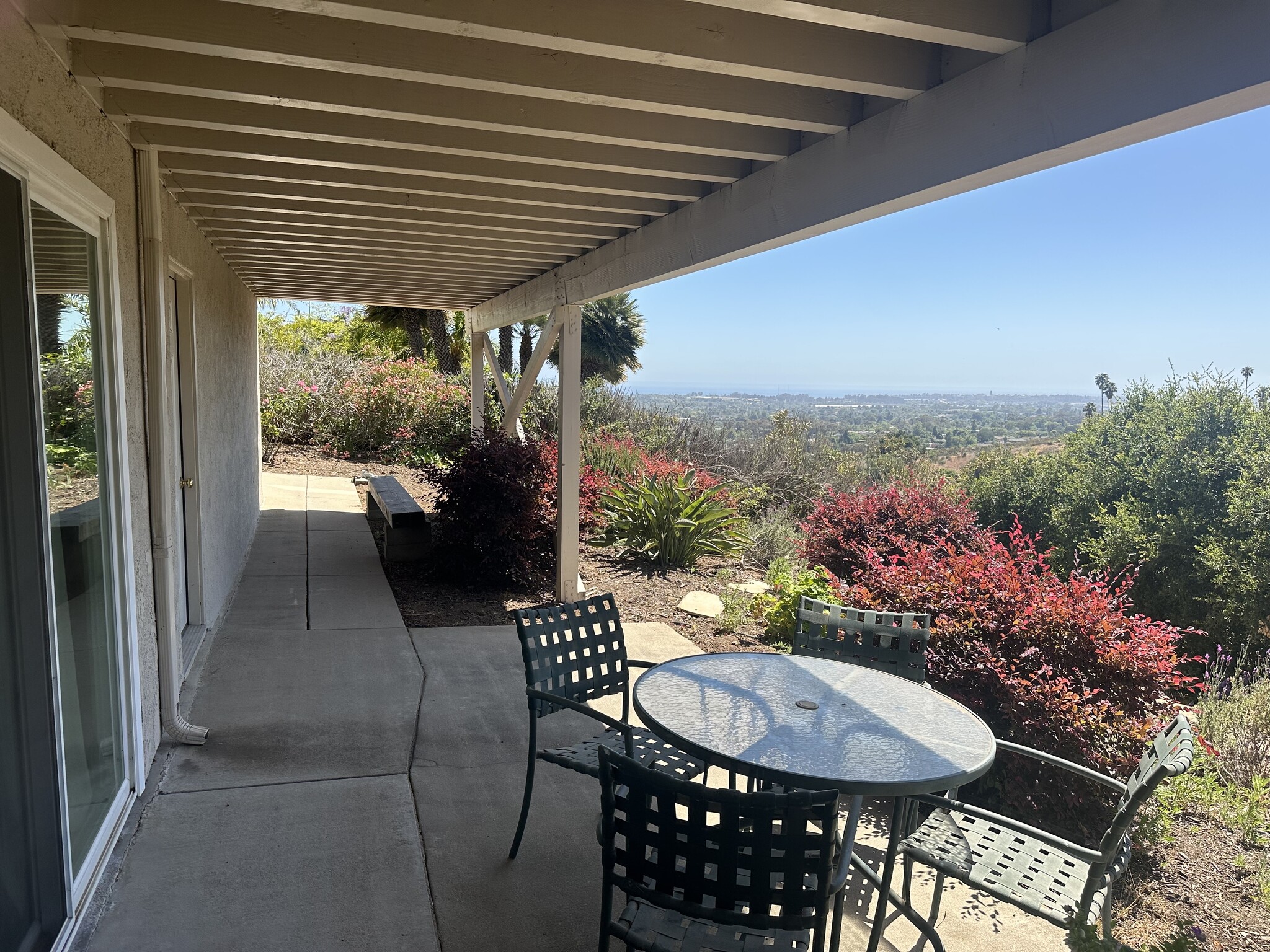 Building Photo - 665 Alto Dr