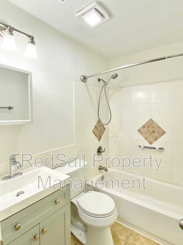 Building Photo - 6209 Ball Ave