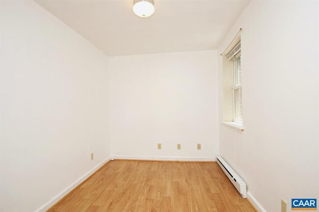 Building Photo - 124 Thomas Dr