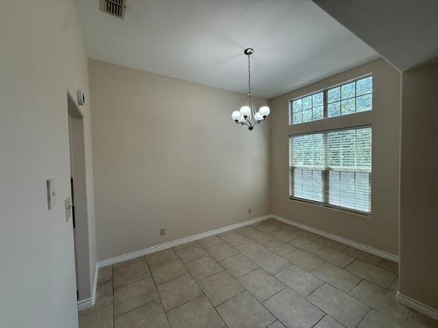 Building Photo - 2720 Camelot Dr