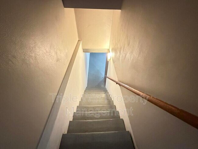 Building Photo - 24 Barto Dr