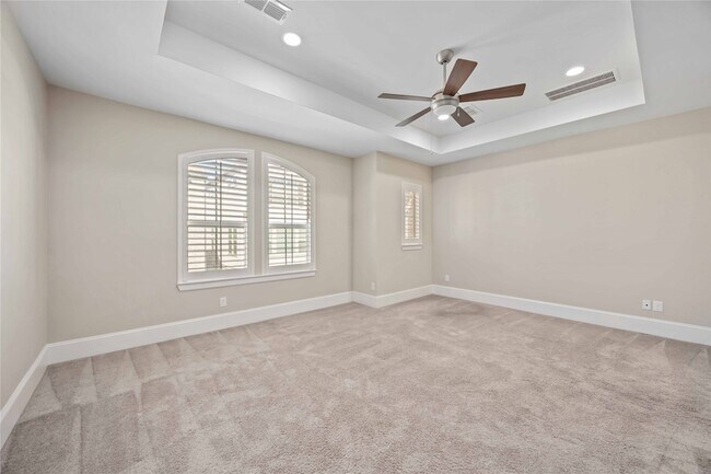 Building Photo - 6723 Sussex Manor St