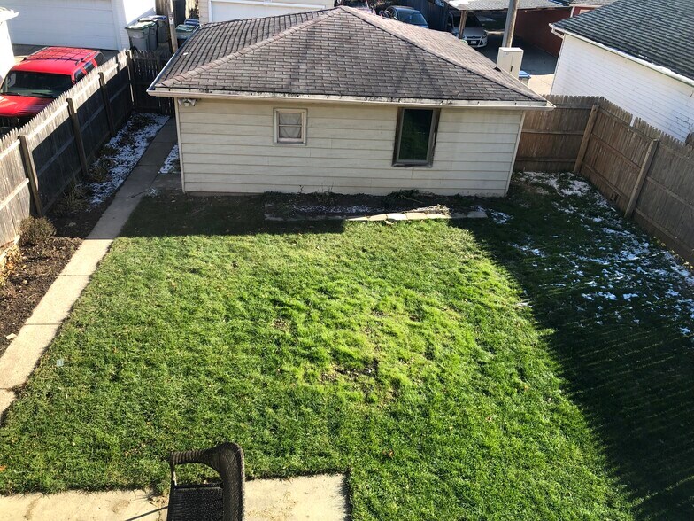 Building Photo - 3306 S 7th St