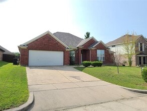 Building Photo - 622 Manchester Dr