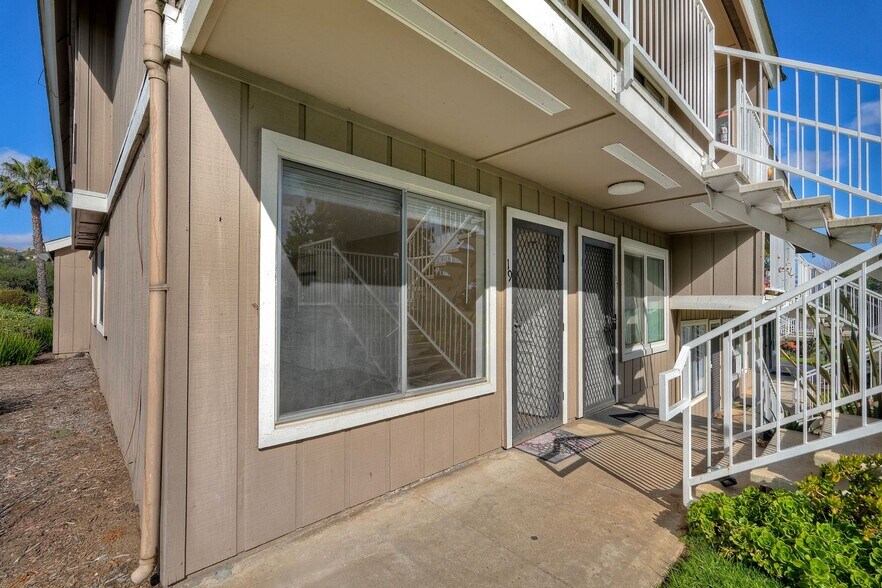 Building Photo - 27735 Mountain Meadow Rd