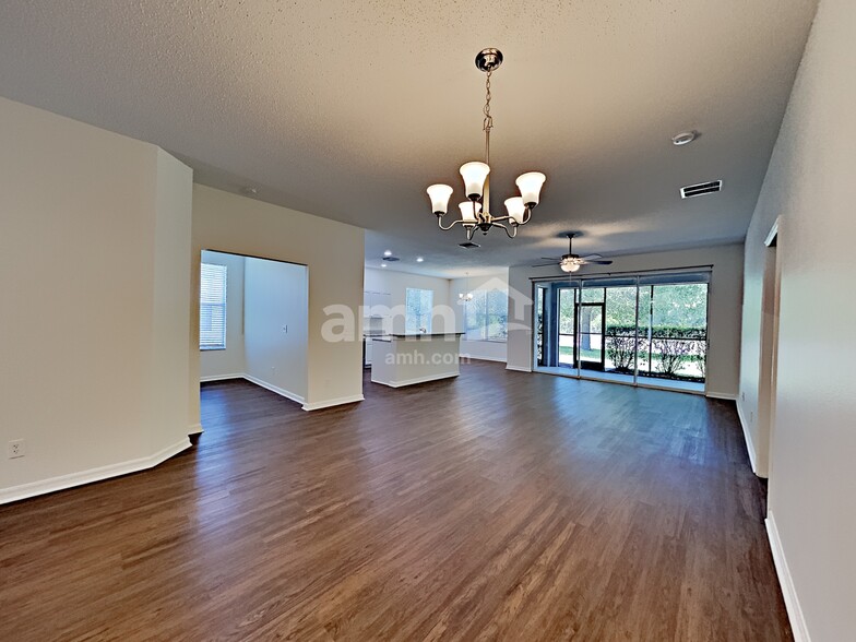 Building Photo - 19141 Meadow Pine Dr