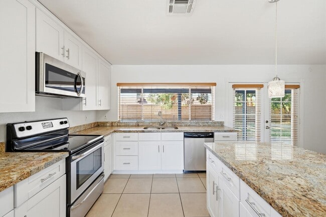 Building Photo - 5229 E Winchcomb Dr